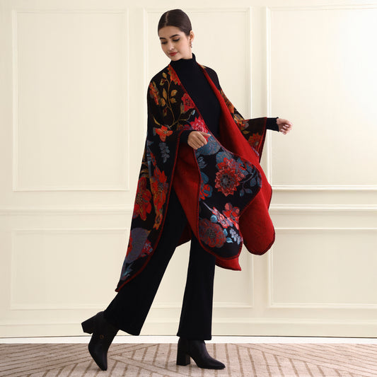 Capes & Ruanas Black & Red