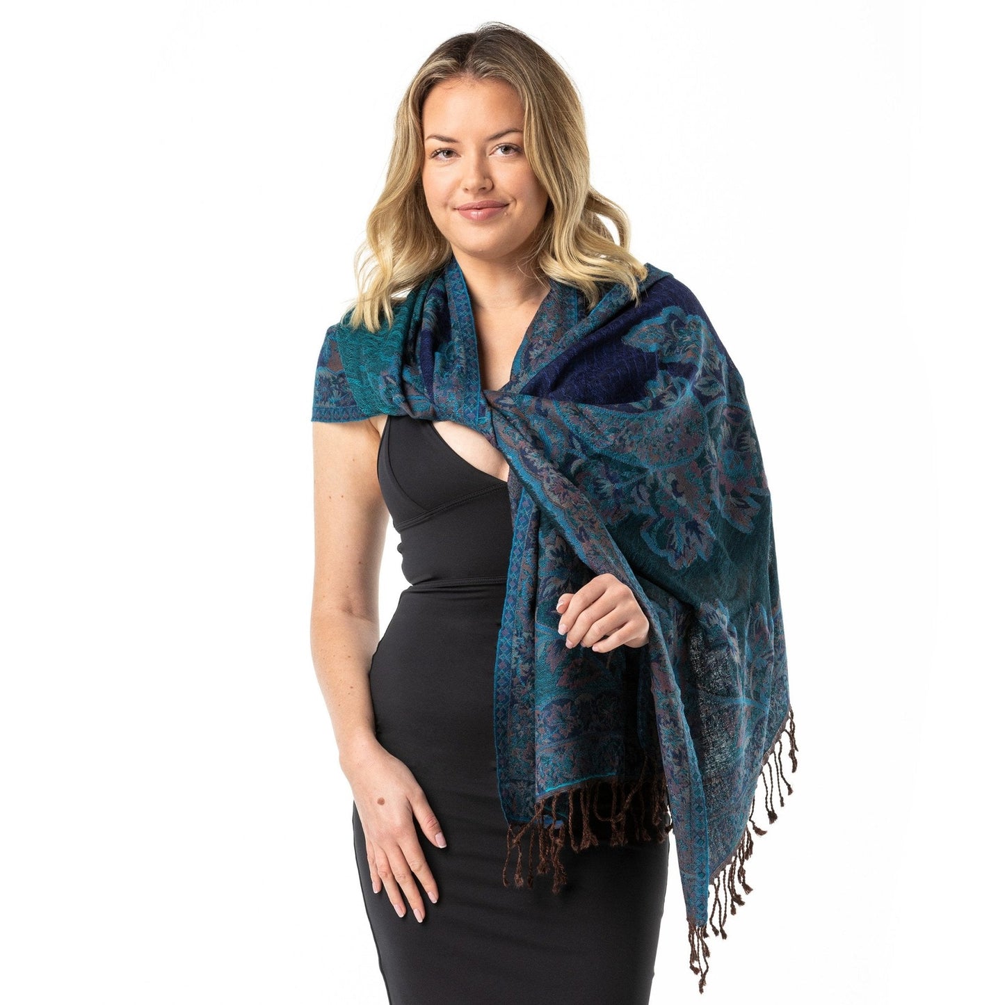 #australianmerinowoolshawls #scarves #apparel